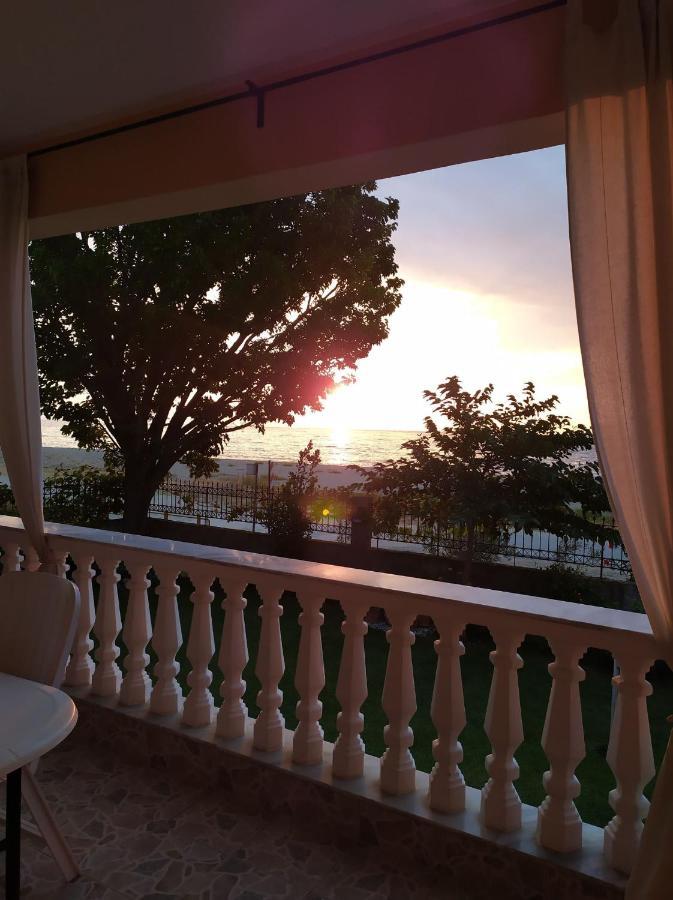 Kaliva House Villa เนอาวรัสนา ภายนอก รูปภาพ